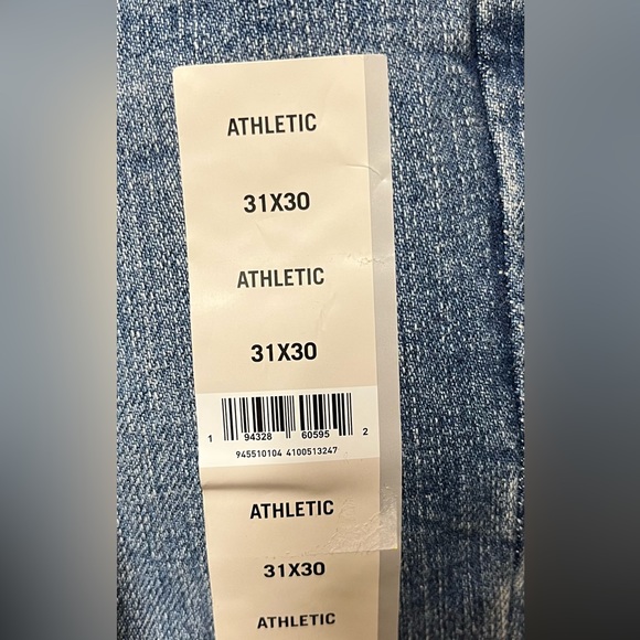 NWT Signature by Levi Strauss & Co. Gold Label Men's Athletic Fit Jean - Picture 16 of 16